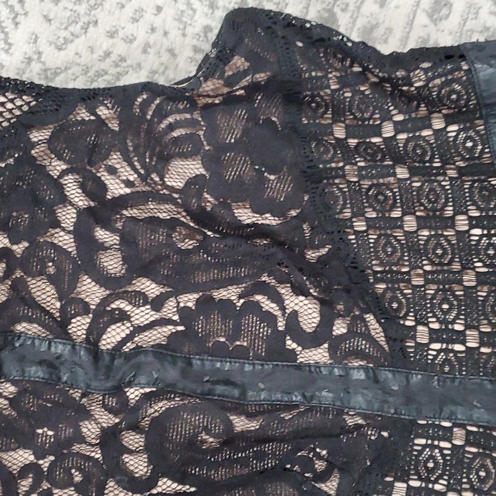 Black and nude overlay lace mini dress L / LG - Picture 7 of 10